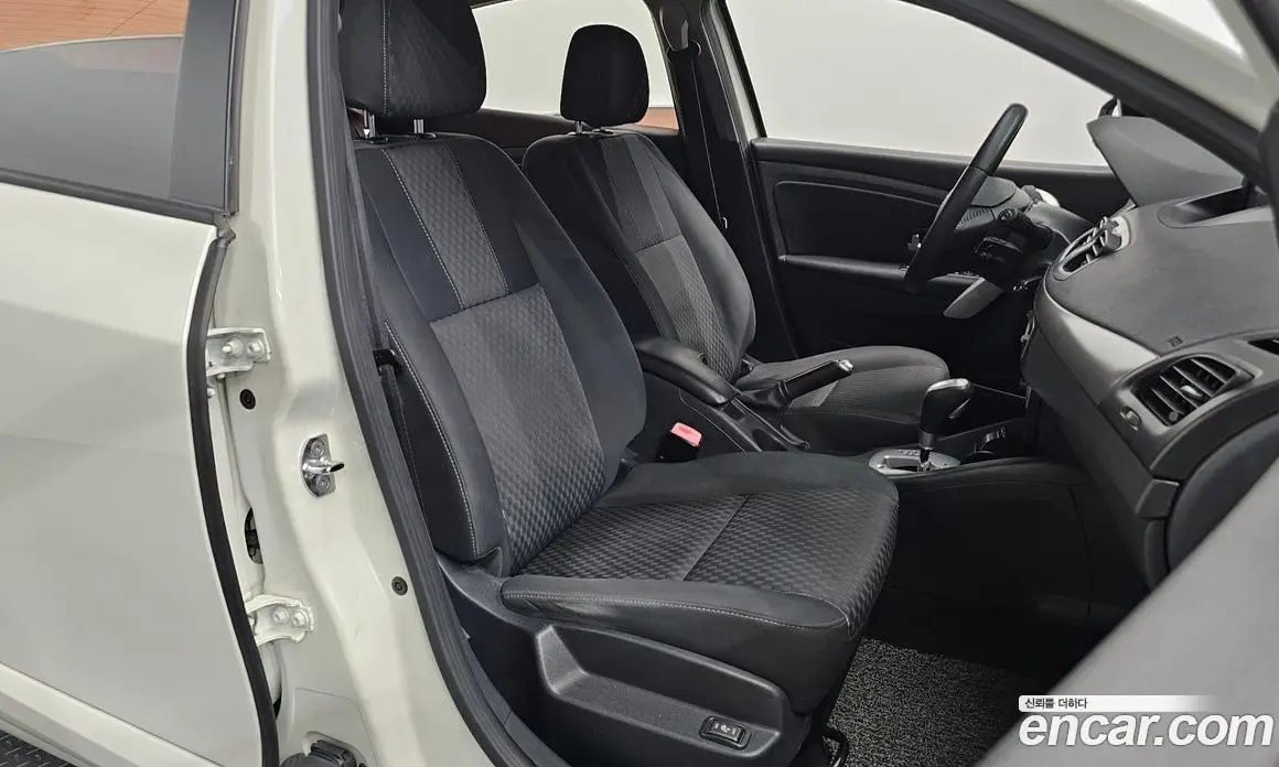 Renault (Samsung) SM3 2010 1.6 автомат (гидро), фото 11 Renault (Samsung) SM3 2010 1.6 автомат (гидро), фото 11