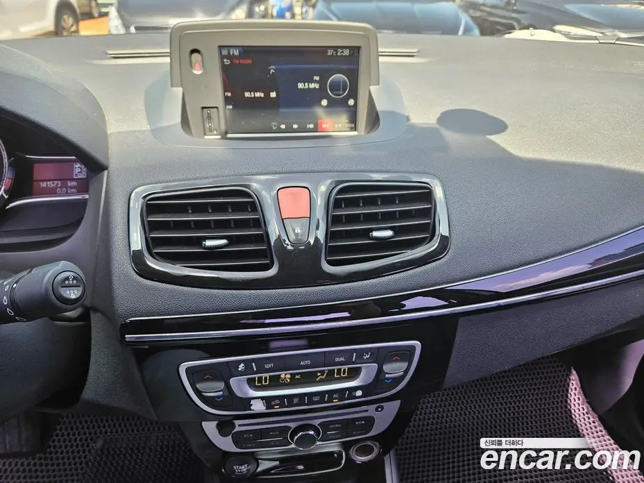 Renault (Samsung) SM3 2015 1.6 автомат (гидро), фото 18 Renault (Samsung) SM3 2015 1.6 автомат (гидро), фото 18