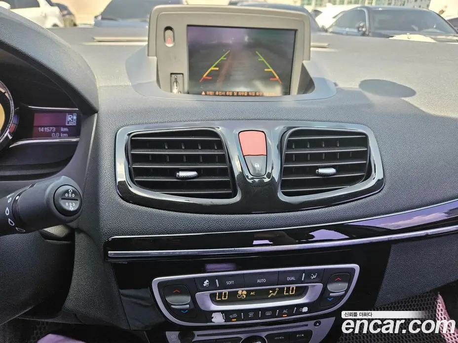 Renault (Samsung) SM3 2015 1.6 автомат (гидро), фото 19 Renault (Samsung) SM3 2015 1.6 автомат (гидро), фото 19