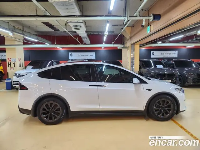 Tesla Model X 2024 0.3 автомат (гидро), миниатюра 3