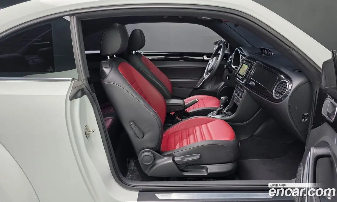 Volkswagen Beatle 2015 2.0 автомат (гидро), фото 11