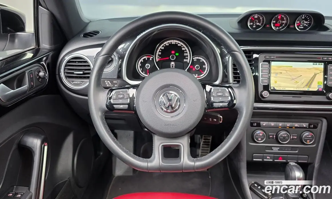 Volkswagen Beatle 2015 2.0 автомат (гидро), фото 13