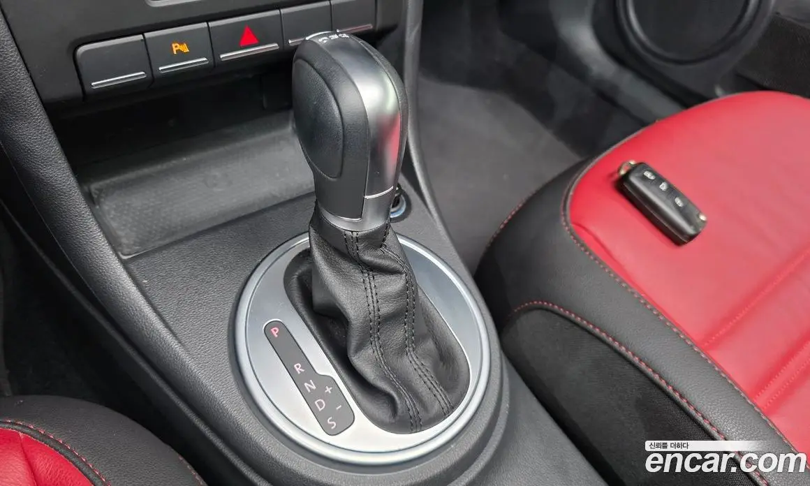 Volkswagen Beatle 2015 2.0 автомат (гидро), фото 9
