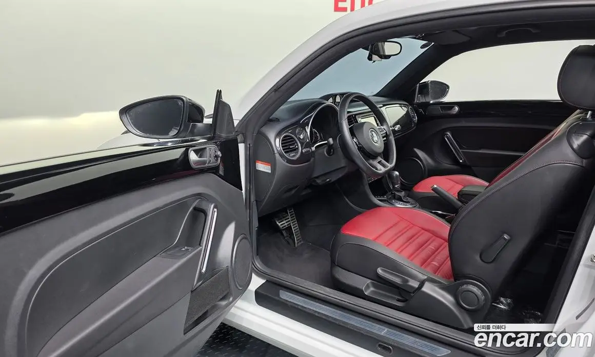 Volkswagen Beatle 2015 2.0 автомат (гидро), фото 10
