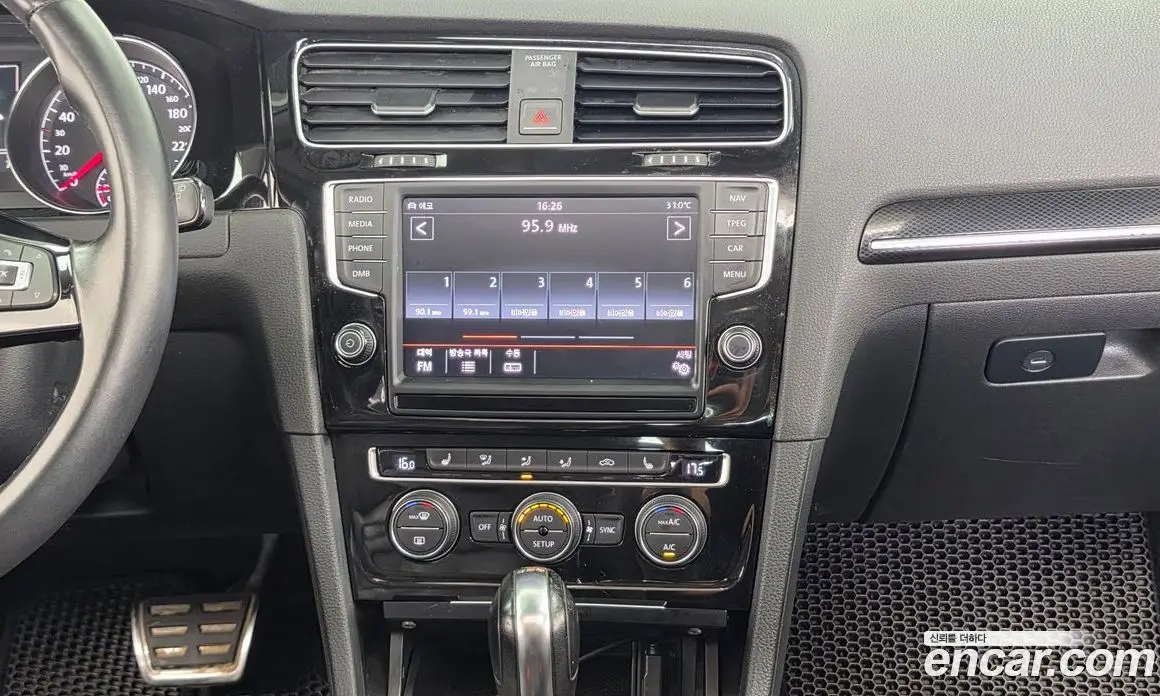 Volkswagen Golf 2013 2.0 автомат (гидро), фото 13