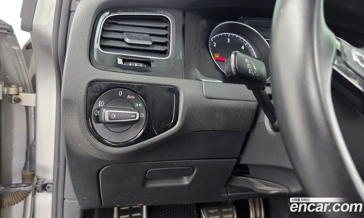 Volkswagen Golf 2013 2.0 автомат (гидро), фото 16