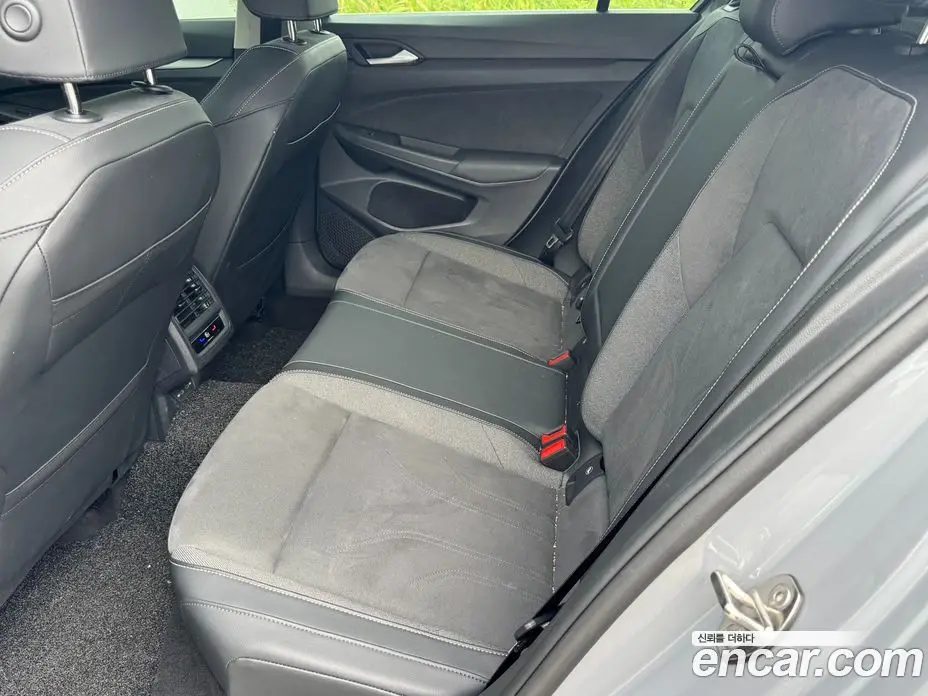 Volkswagen Golf 2025 2.0 автомат (гидро), фото 17 Volkswagen Golf 2025 2.0 автомат (гидро), фото 17