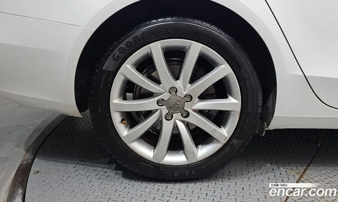 Audi A4 2015 2.0 автомат (гидро), фото 5 Audi A4 2015 2.0 автомат (гидро), фото 5