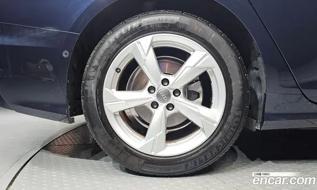 Audi A6 2020 2.0 автомат (гидро), миниатюра 5