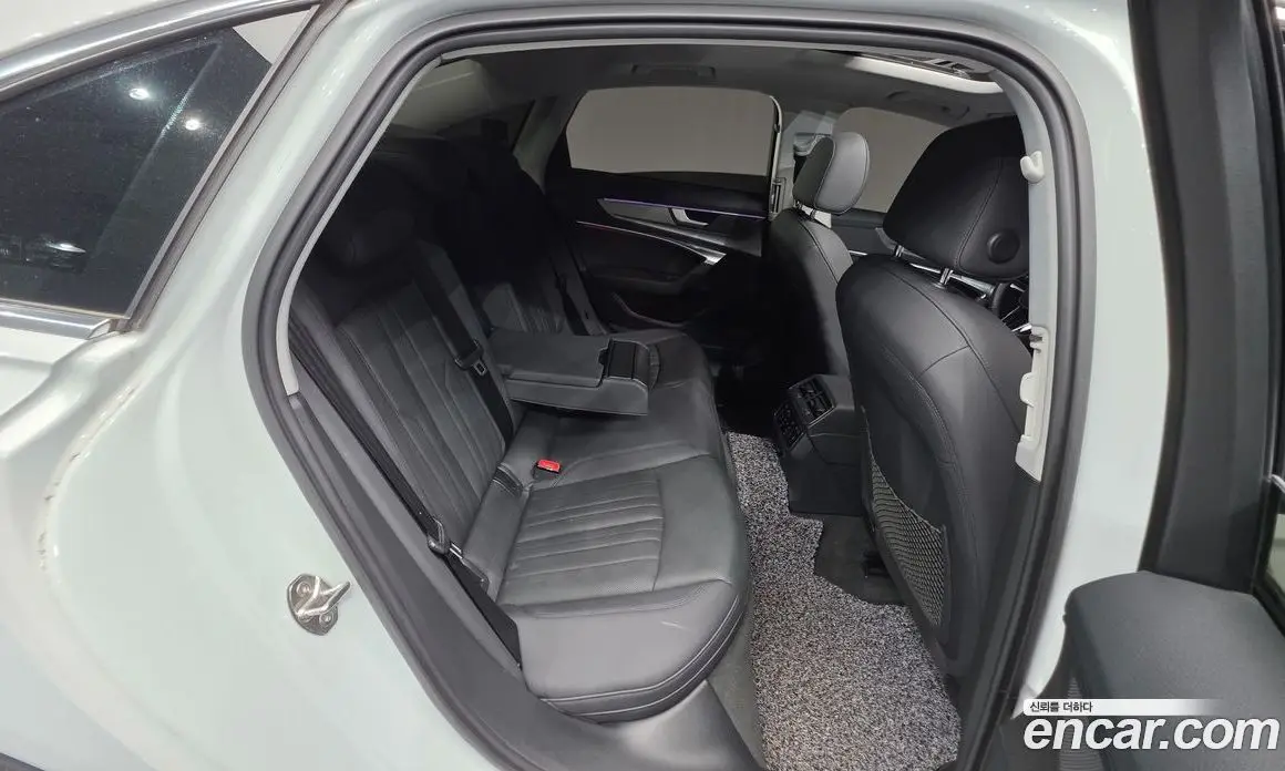 Audi A6 2020 2.0 автомат (гидро), фото 18