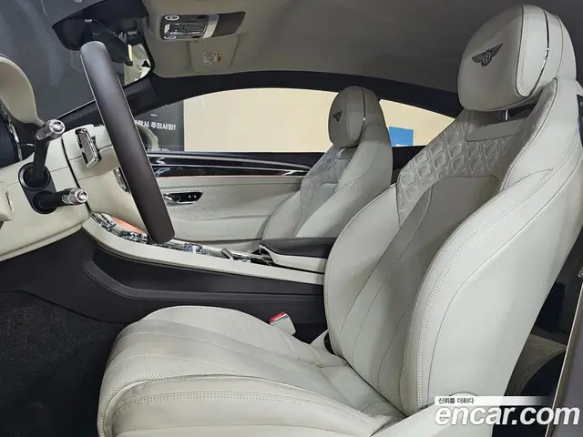 Bentley Continental 2023 4.0 автомат (гидро), миниатюра 12