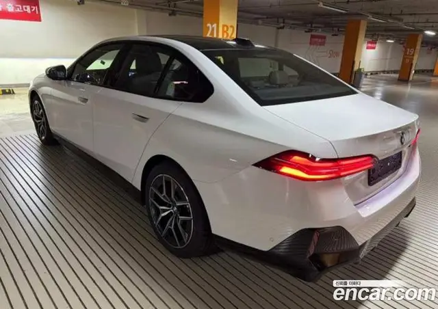 BMW 5 серия 2026 2.0 автомат (гидро), миниатюра 10 BMW 5 серия 2026 2.0 автомат (гидро), миниатюра 10
