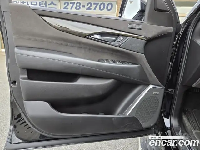 Cadillac Escalade 2019 6.2 автомат (гидро), миниатюра 12