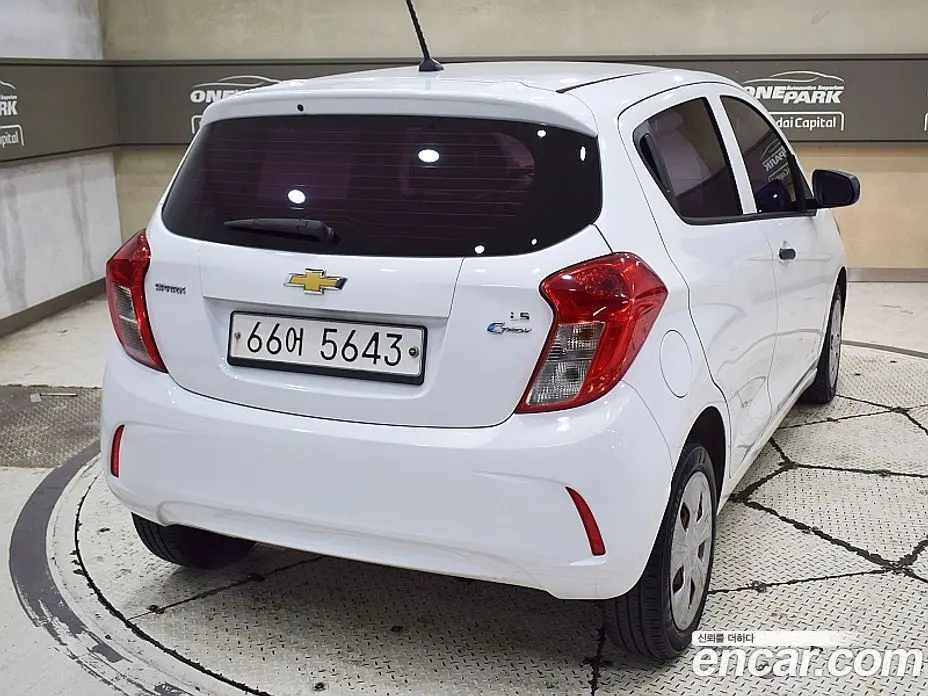 Chevrolet Spark 2015 1.0 автомат (гидро), фото 3