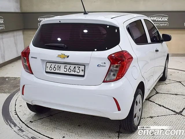 Chevrolet Spark 2015 1.0 автомат (гидро), миниатюра 3