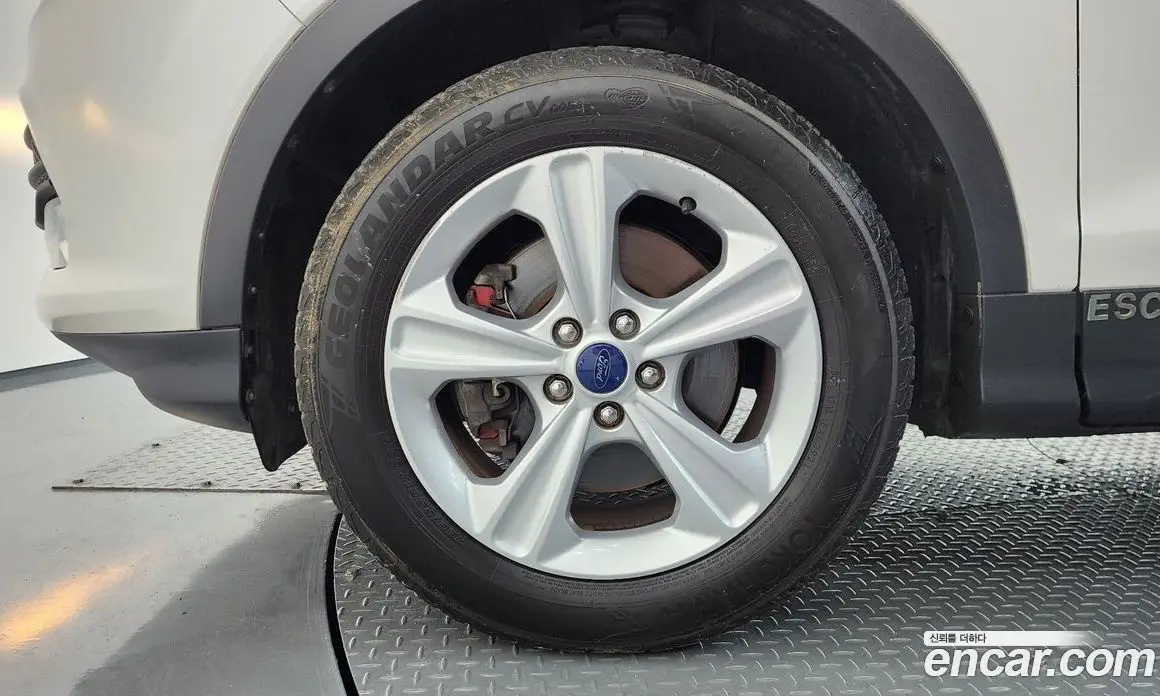 Ford Escape 2015 2.0 автомат (гидро), фото 5