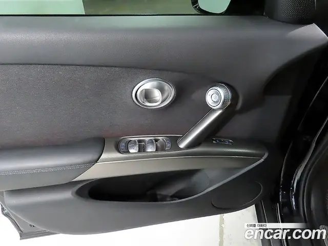 Genesis GV60 2022 0.1 автомат (гидро), миниатюра 12