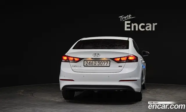Hyundai Avante 2016 1.6 автомат (гидро), миниатюра 4 Hyundai Avante 2016 1.6 автомат (гидро), миниатюра 4