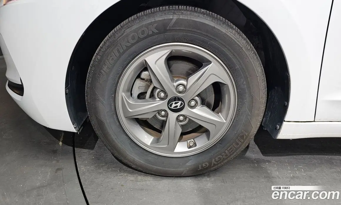 Hyundai Avante 2016 1.6 автомат (гидро), фото 5 Hyundai Avante 2016 1.6 автомат (гидро), фото 5