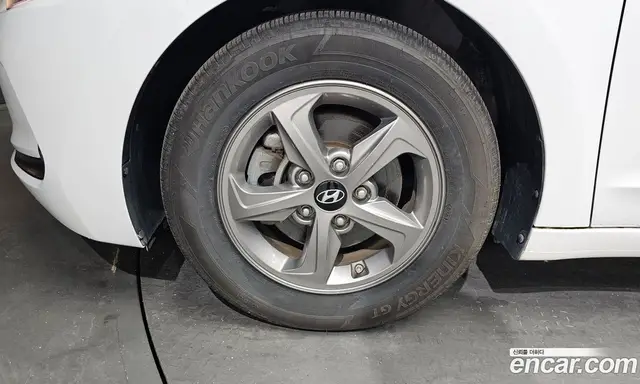 Hyundai Avante 2016 1.6 автомат (гидро), миниатюра 5 Hyundai Avante 2016 1.6 автомат (гидро), миниатюра 5