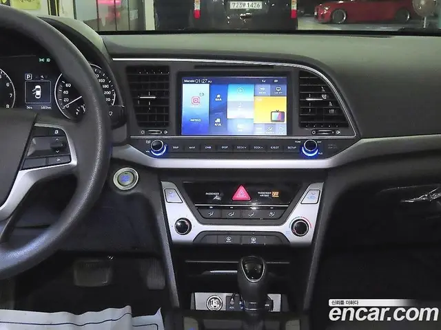 Hyundai Avante 2017 1.6 автомат (гидро), миниатюра 11