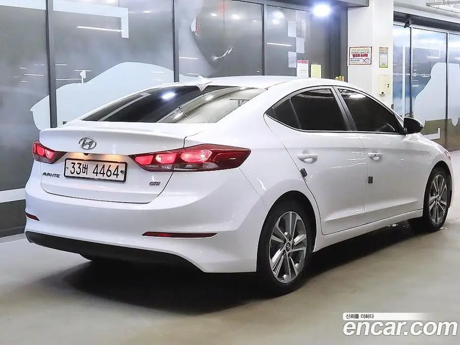 Hyundai Avante 2017 1.6 автомат (гидро), фото 4