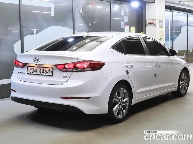 Hyundai Avante 2017 1.6 автомат (гидро), миниатюра 4