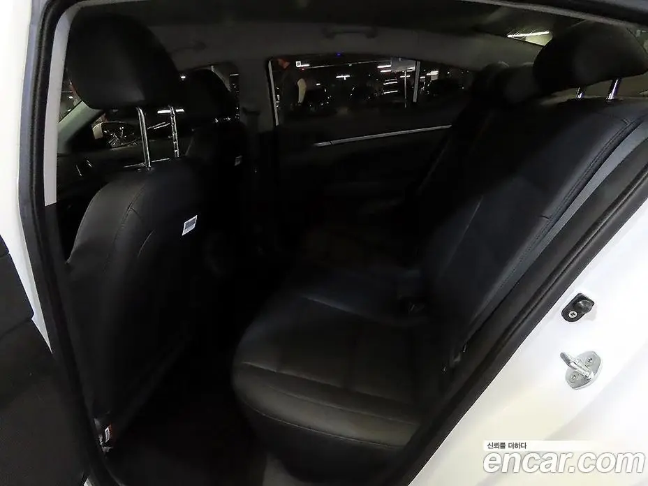 Hyundai Avante 2017 1.6 автомат (гидро), фото 7