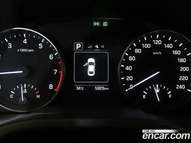 Hyundai Avante 2017 1.6 автомат (гидро), миниатюра 9