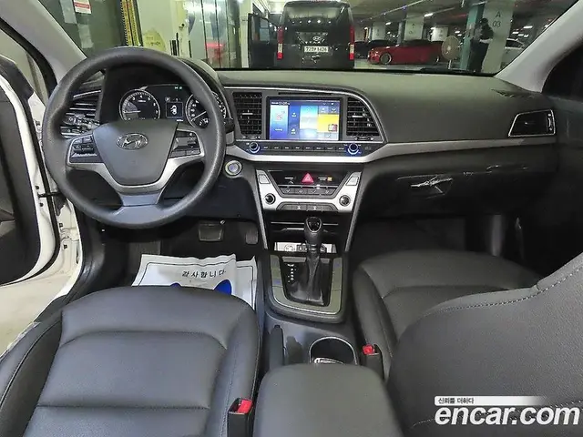Hyundai Avante 2017 1.6 автомат (гидро), миниатюра 10