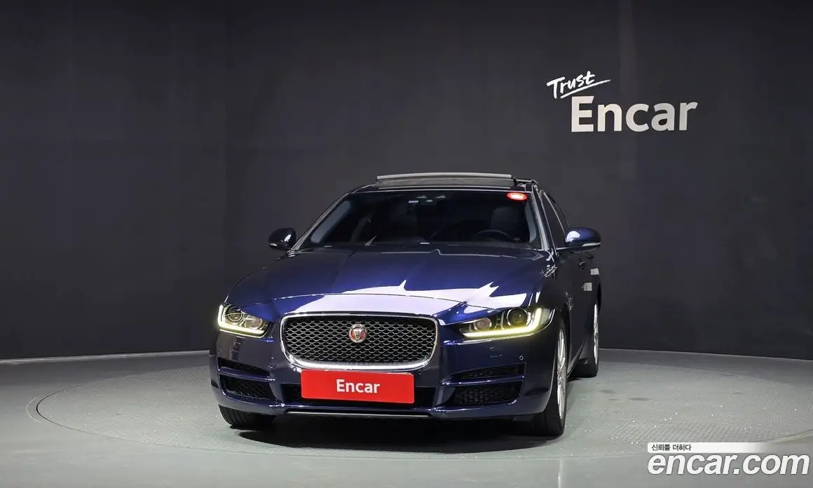 Jaguar XE 2015 2.0 автомат (гидро), фото 3 Jaguar XE 2015 2.0 автомат (гидро), фото 3