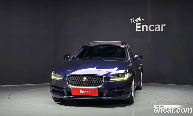 Jaguar XE 2015 2.0 автомат (гидро), миниатюра 3 Jaguar XE 2015 2.0 автомат (гидро), миниатюра 3