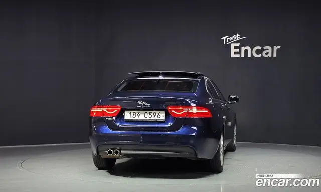 Jaguar XE 2015 2.0 автомат (гидро), миниатюра 4 Jaguar XE 2015 2.0 автомат (гидро), миниатюра 4