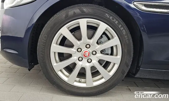 Jaguar XE 2015 2.0 автомат (гидро), миниатюра 5 Jaguar XE 2015 2.0 автомат (гидро), миниатюра 5