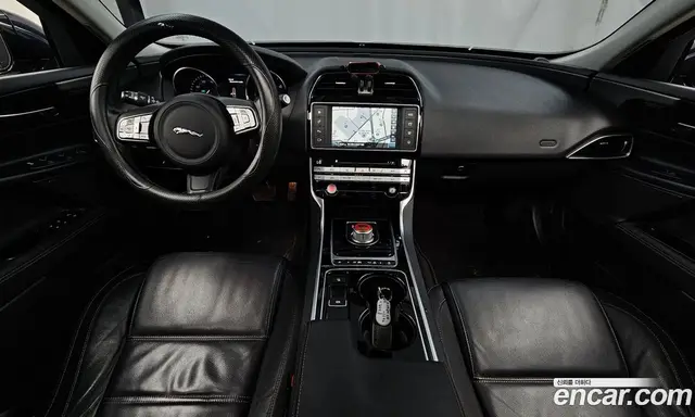 Jaguar XE 2015 2.0 автомат (гидро), миниатюра 7 Jaguar XE 2015 2.0 автомат (гидро), миниатюра 7