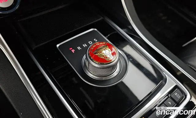 Jaguar XE 2015 2.0 автомат (гидро), миниатюра 9 Jaguar XE 2015 2.0 автомат (гидро), миниатюра 9