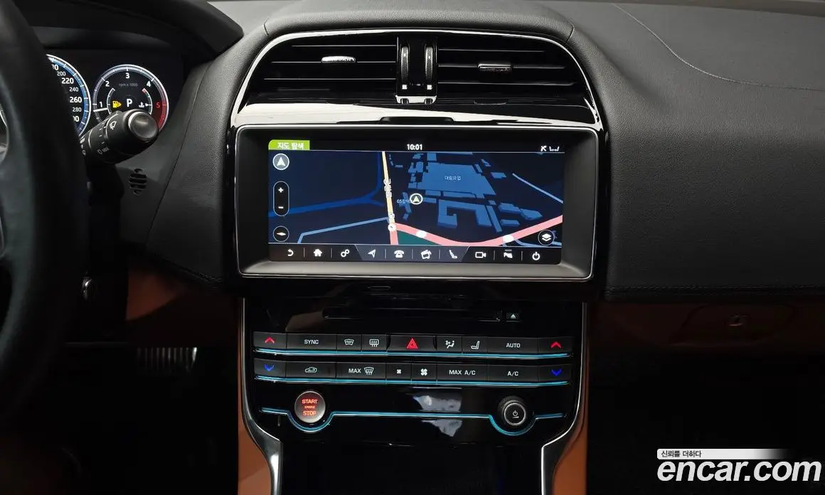 Jaguar XE 2019 2.0 автомат (гидро), фото 14 Jaguar XE 2019 2.0 автомат (гидро), фото 14