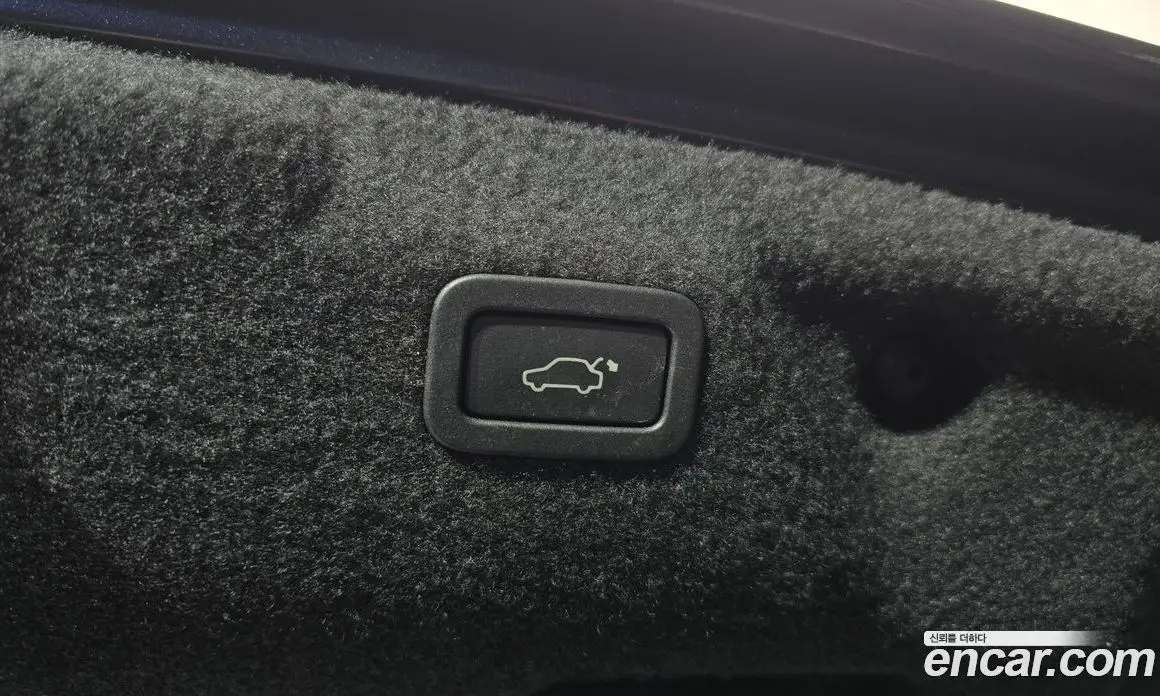 Jaguar XE 2019 2.0 автомат (гидро), фото 20 Jaguar XE 2019 2.0 автомат (гидро), фото 20