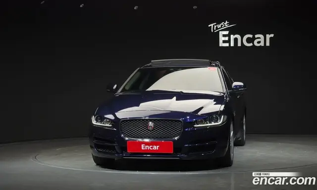 Jaguar XE 2019 2.0 автомат (гидро), миниатюра 3 Jaguar XE 2019 2.0 автомат (гидро), миниатюра 3