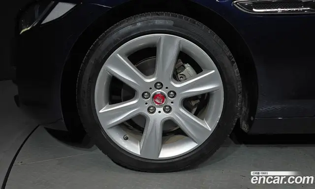 Jaguar XE 2019 2.0 автомат (гидро), миниатюра 5 Jaguar XE 2019 2.0 автомат (гидро), миниатюра 5