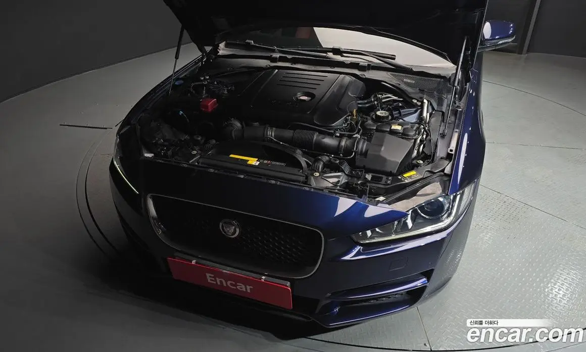 Jaguar XE 2019 2.0 автомат (гидро), фото 6 Jaguar XE 2019 2.0 автомат (гидро), фото 6