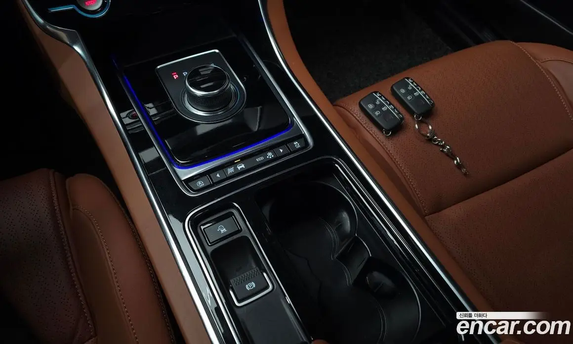 Jaguar XE 2019 2.0 автомат (гидро), фото 9 Jaguar XE 2019 2.0 автомат (гидро), фото 9