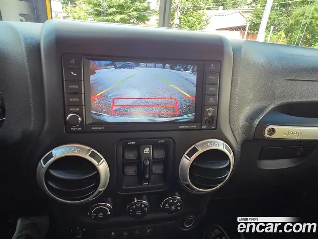 Jeep Wrangler 2017 3.6 автомат (гидро), миниатюра 12