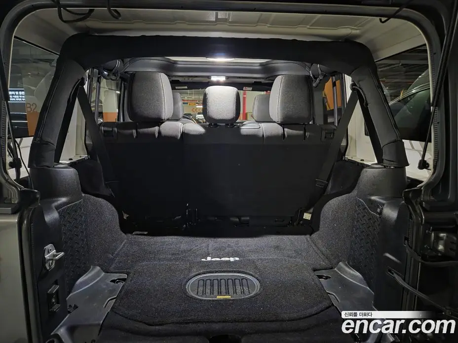 Jeep Wrangler 2017 3.6 автомат (гидро), фото 9