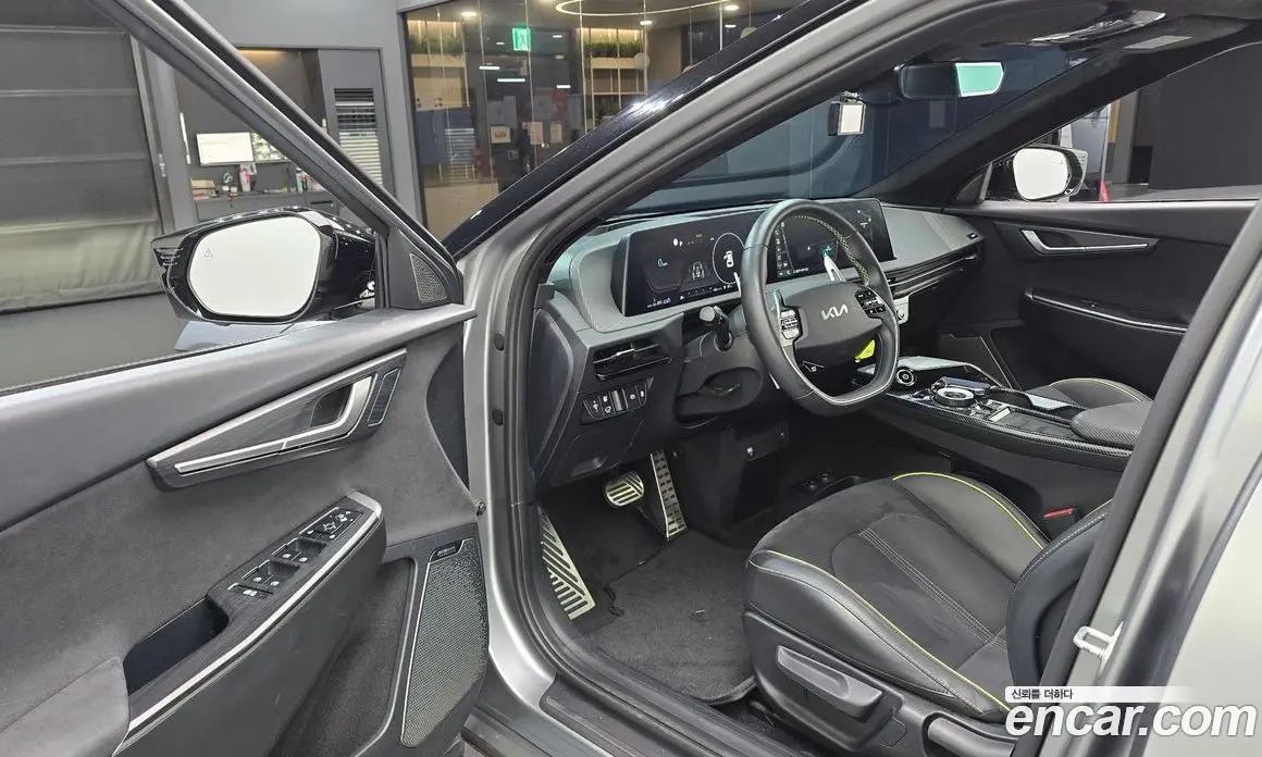 Kia EV6 2023 автомат (гидро), фото 10 Kia EV6 2023 автомат (гидро), фото 10