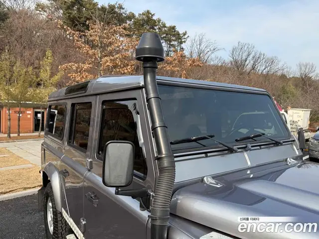 Land Rover Defender 2012 2.2 механика, миниатюра 4 Land Rover Defender 2012 2.2 механика, миниатюра 4