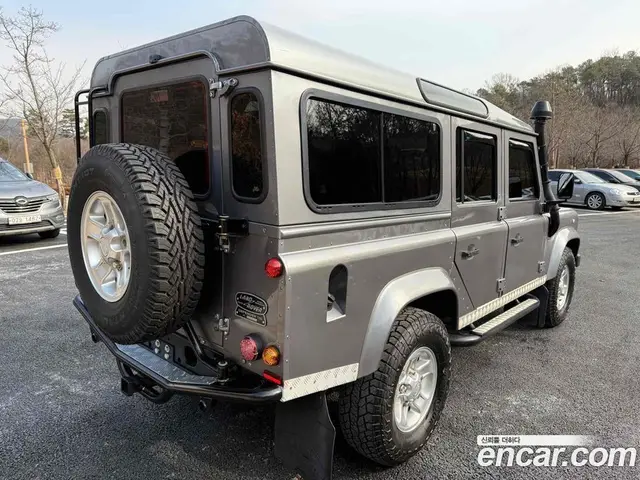 Land Rover Defender 2012 2.2 механика, миниатюра 5 Land Rover Defender 2012 2.2 механика, миниатюра 5