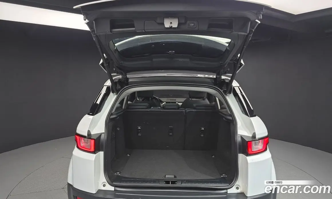 Land Rover Range Rover Evoque 2018 2.0 автомат (гидро), фото 20 Land Rover Range Rover Evoque 2018 2.0 автомат (гидро), фото 20