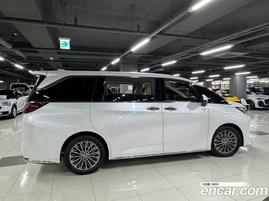 Lexus LM 2025 2.4 автомат (гидро), фото 2 Lexus LM 2025 2.4 автомат (гидро), фото 2