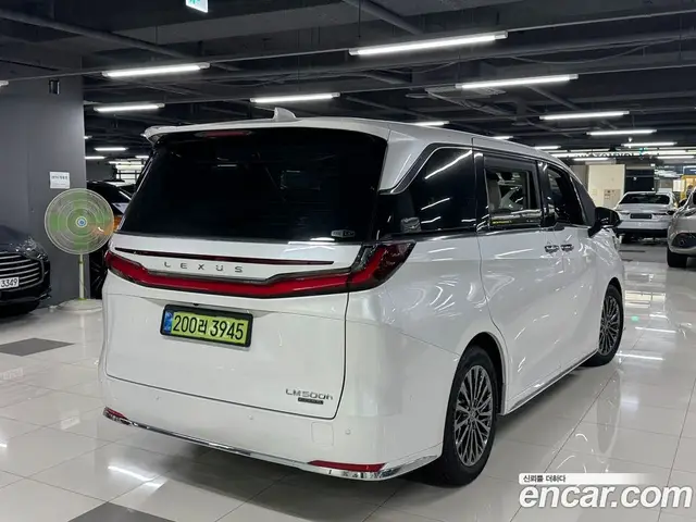 Lexus LM 2025 2.4 автомат (гидро), миниатюра 3 Lexus LM 2025 2.4 автомат (гидро), миниатюра 3